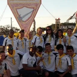 RAÍZES
